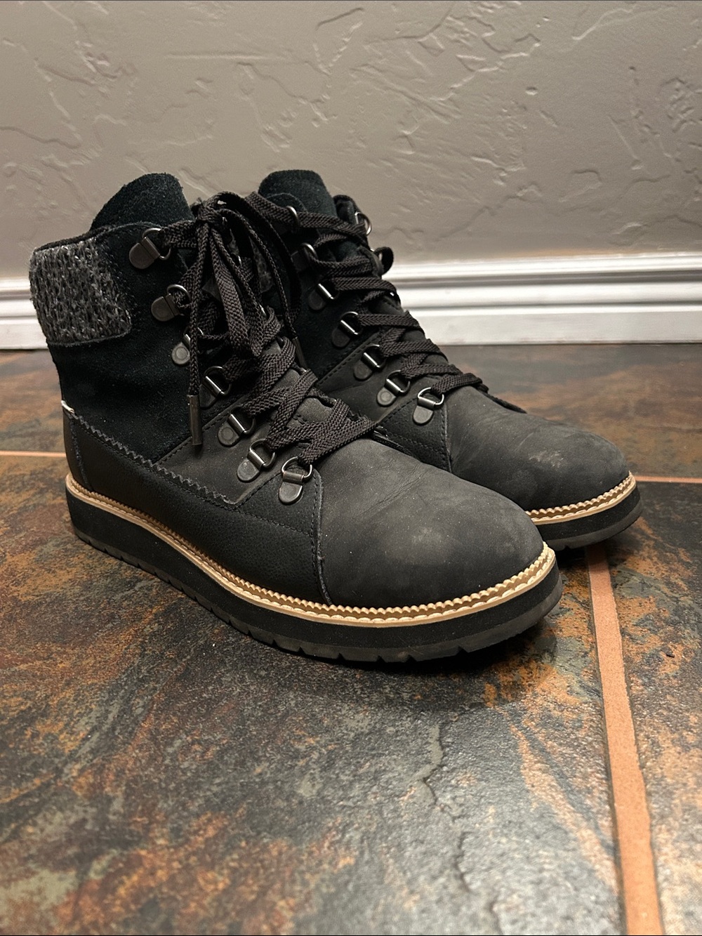 Women’s Toms ankle boots - lace-up